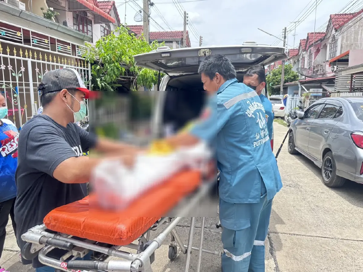 สุดเศร้า เด็กชาย 7 ขวบ ปลุกพ่อไม่ตื่น เขย่ารั้วบอกเพื่อนบ้านให้ช่วย