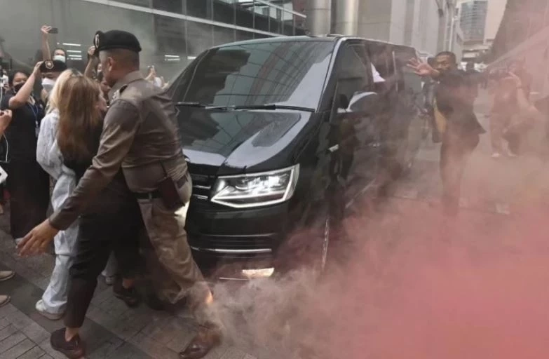 "ทะลุฟ้า" ออกแถลงการณ์ เป็นคนละกลุ่มกับทะลุวัง ชี้ มีแนวทางแตกต่างกัน