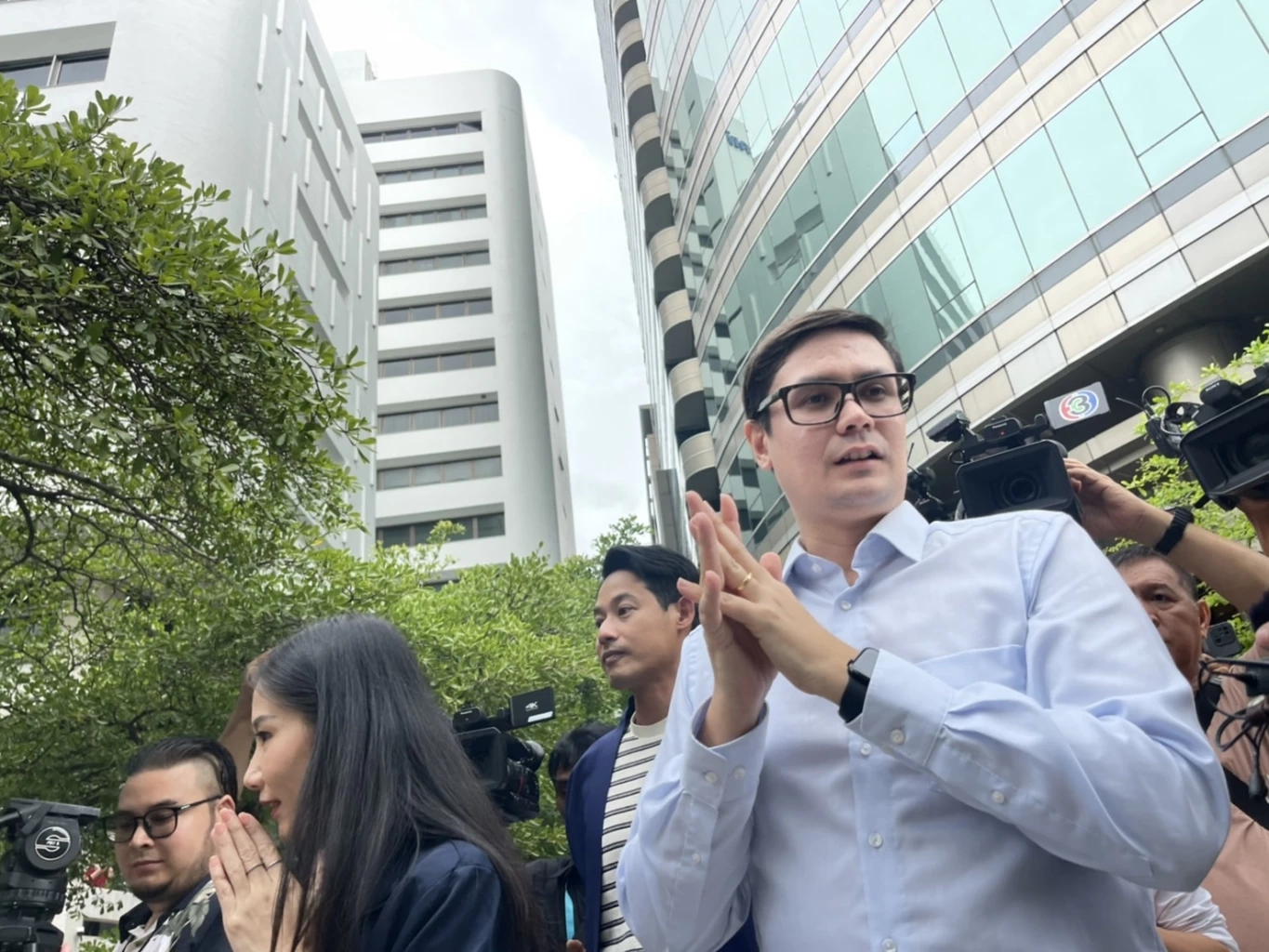 "โรม"ย้ำเข้าใจมาตลอดว่าสมรสกับ"เพื่อไทย"แต่สุดท้ายกลายเป็นหย่า