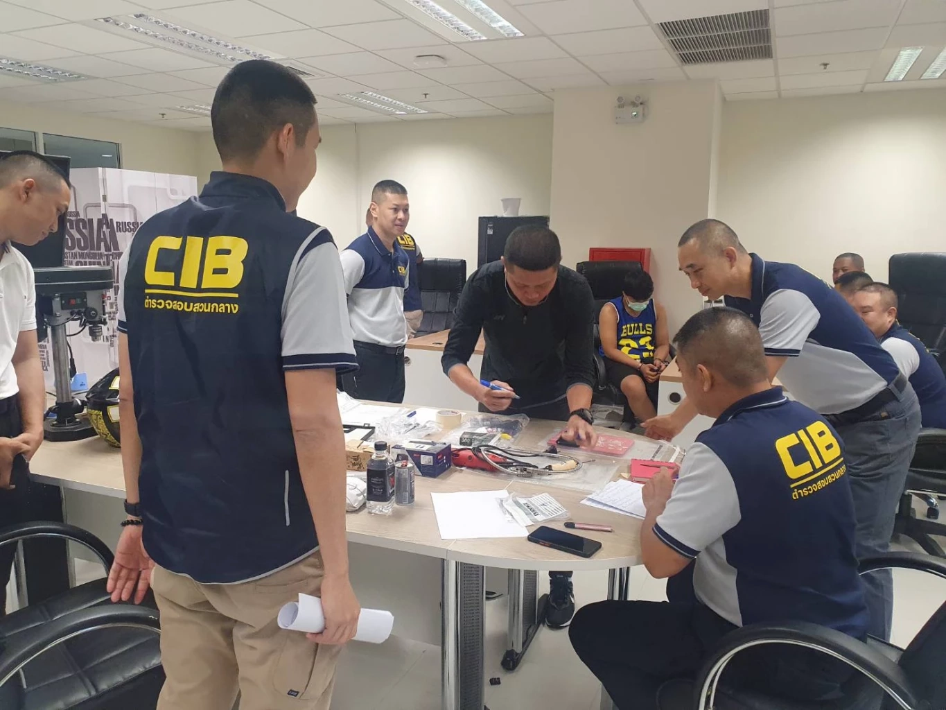 รวบแอดมินกลุ่มไลน์ ขายปืนเถื่อน พบเงินหมุนเวียนกว่าครึ่งล้าน