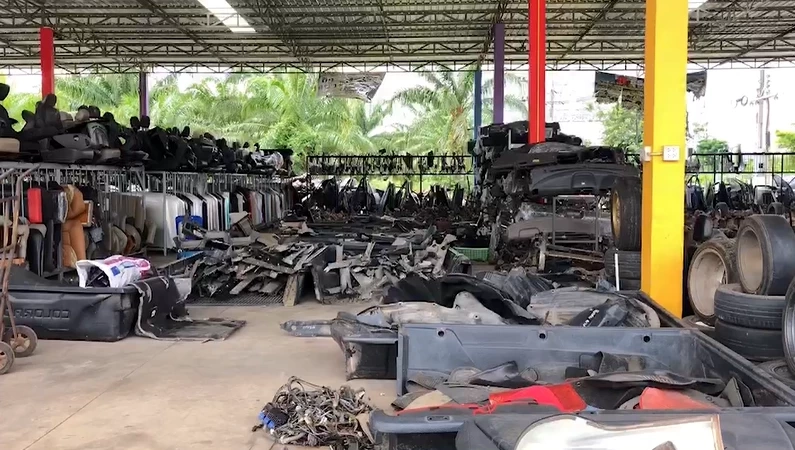 รวบหลานเขย อดีตนักการเมืองดังสุราษฎร์ ลอบส่งรถเถื่อนขายประเทศเพื่อนบ้าน