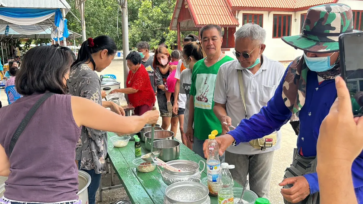เจ้าอาวาสวัดโปร่งเก่า ร่วมผกก.นภ.หนองโดน จัดงานครบรอบ 91 พรรษา พระพันปีหลวงฯ