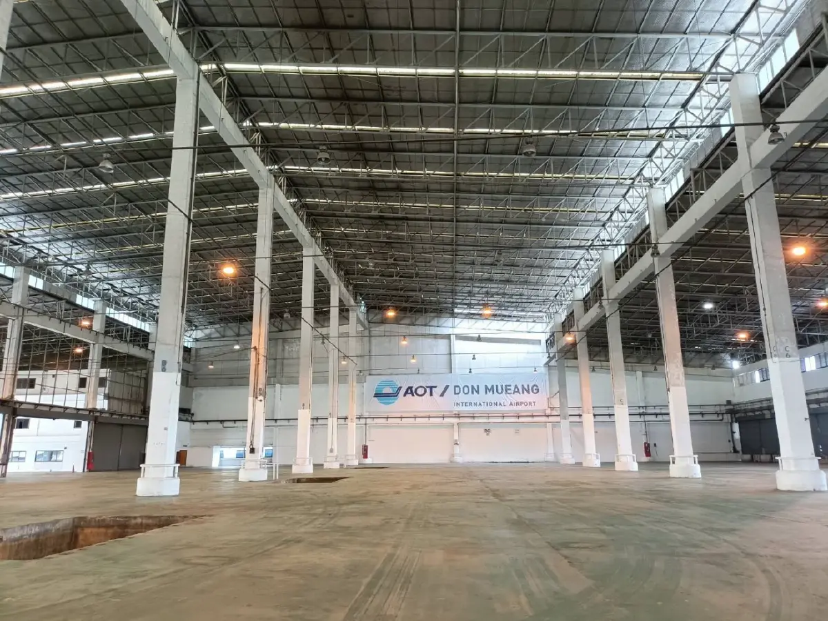 “เนวิน” ตรวจความเรียบร้อยอาคาร MJETS สถานที่รับ“ทักษิณ”