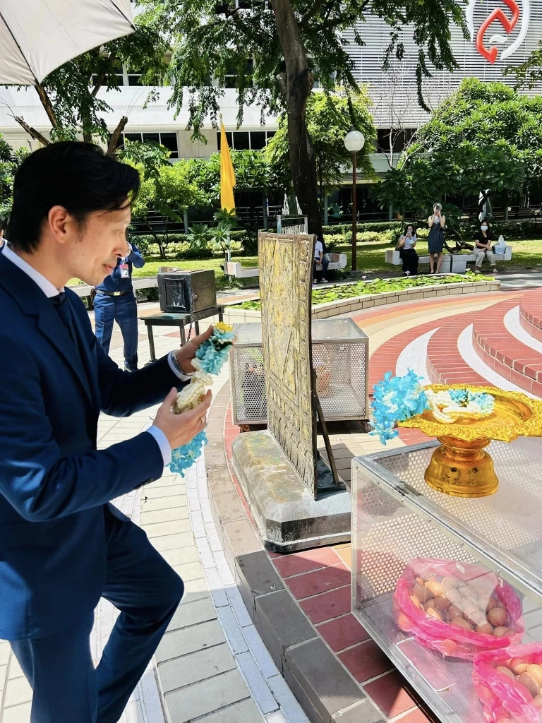 "นี่คือฝันที่เป็นจริง" 'ท่านอ่อง' นพ.จักรีวัชร วิวัชรวงศ์ โพสต์ครั้งแรก