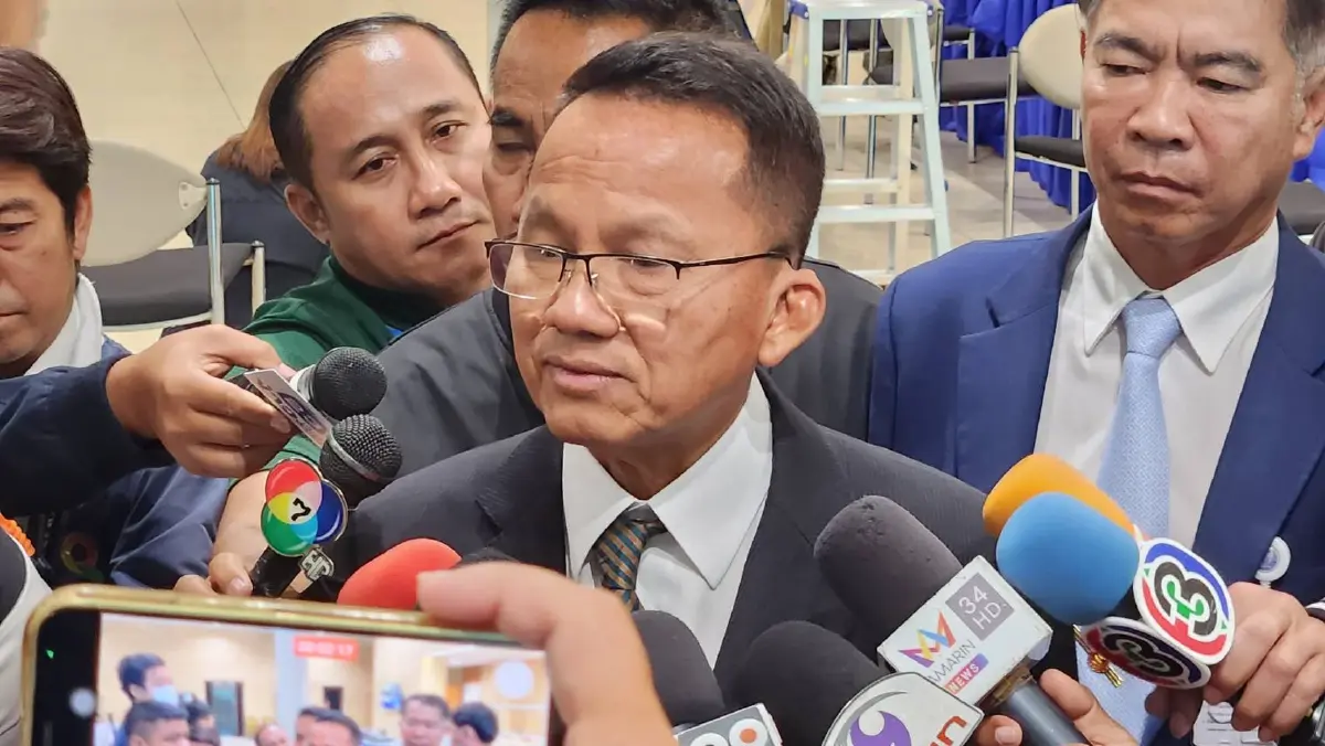 "สมศักดิ์" มองควรดึง "รทสช.-พปชร." เพิ่มเสถียรภาพรัฐบาล