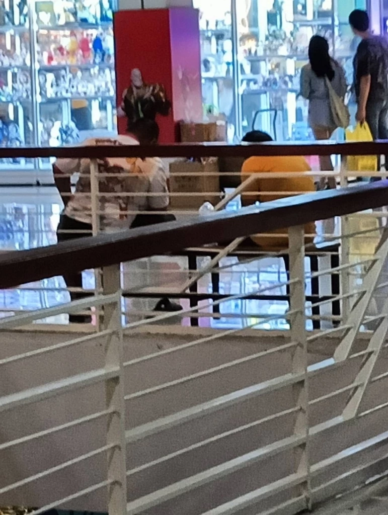 ศึกสะพานเหล็ก “ร้านของเล่น” ต่างฝ่ายชี้หน้ามาเฟีย