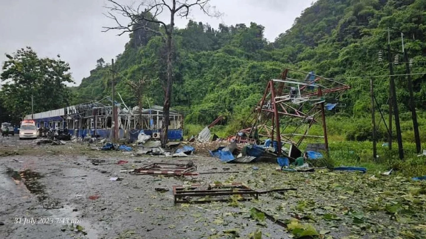 เปิดคลิป! เมียนมา "ทิ้งบอมบ์" หมู่บ้านกะเหรี่ยงคะยา แต่เช้ามืด บาดเจ็บระนาว