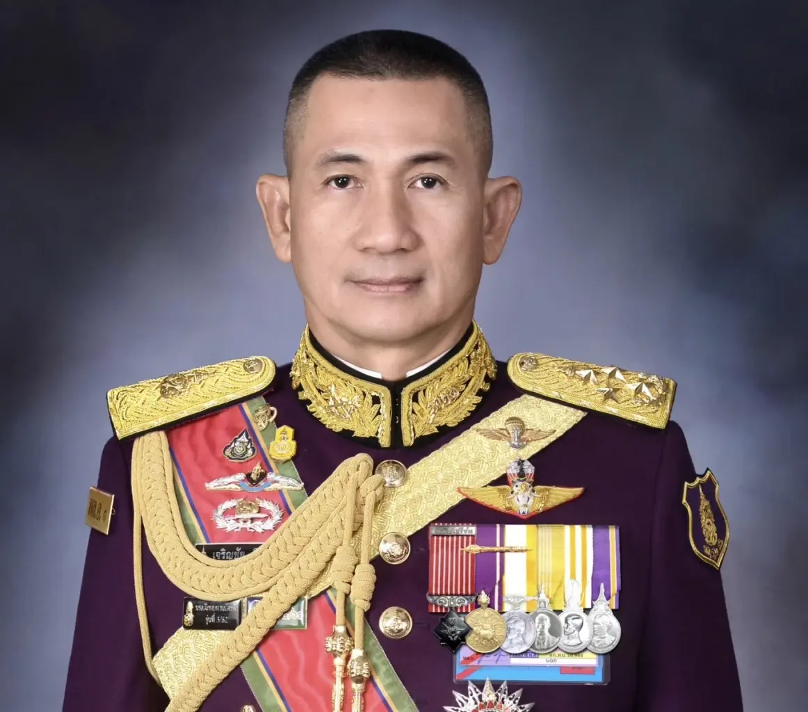 พล.อ.เจริญชัย หินเธาว์ 