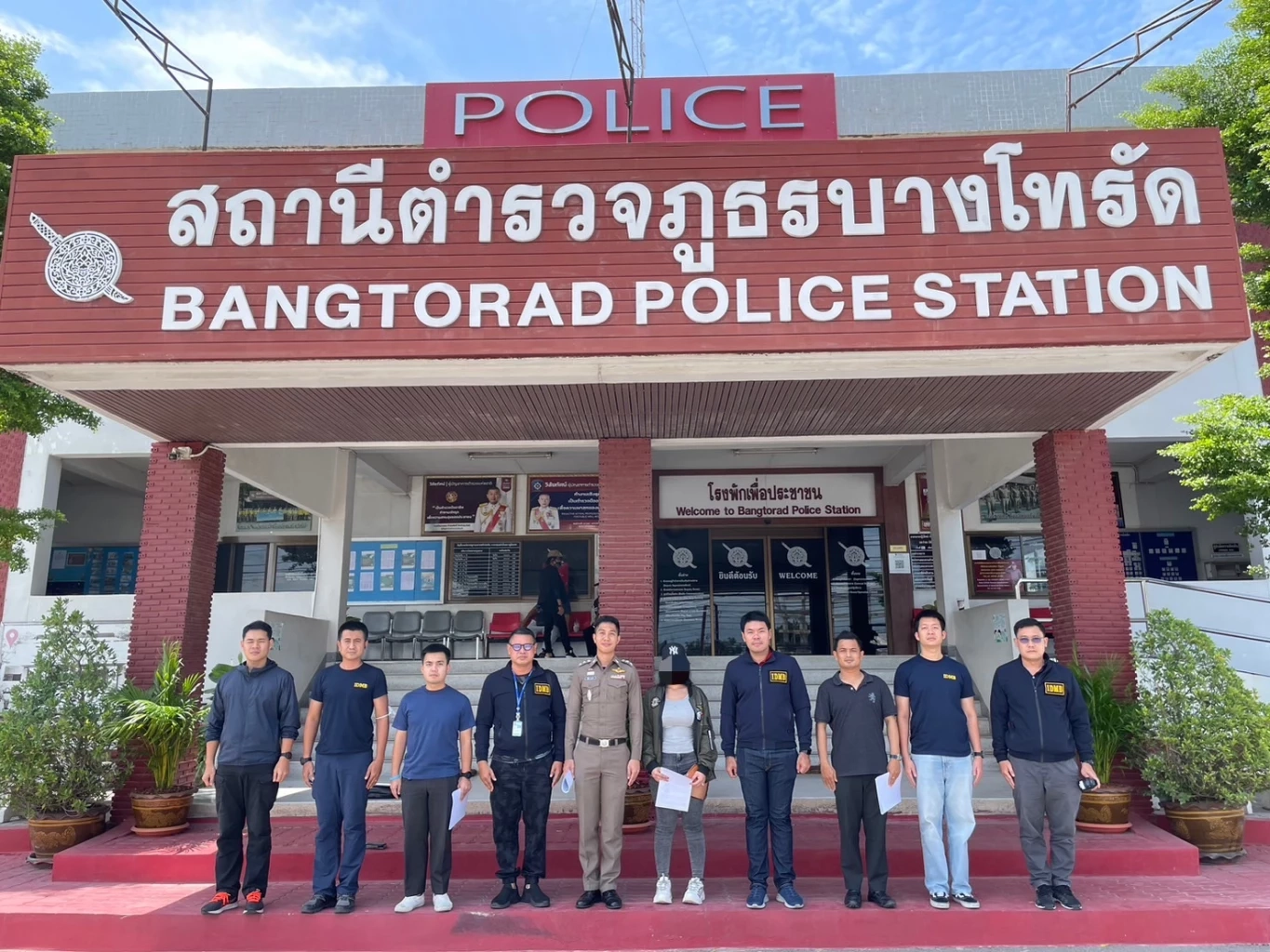 รวบพริตตี้โพสต์โปรโมทเว็บพนันออนไลน์ แลกเงินจ้าง 3 หมื่น