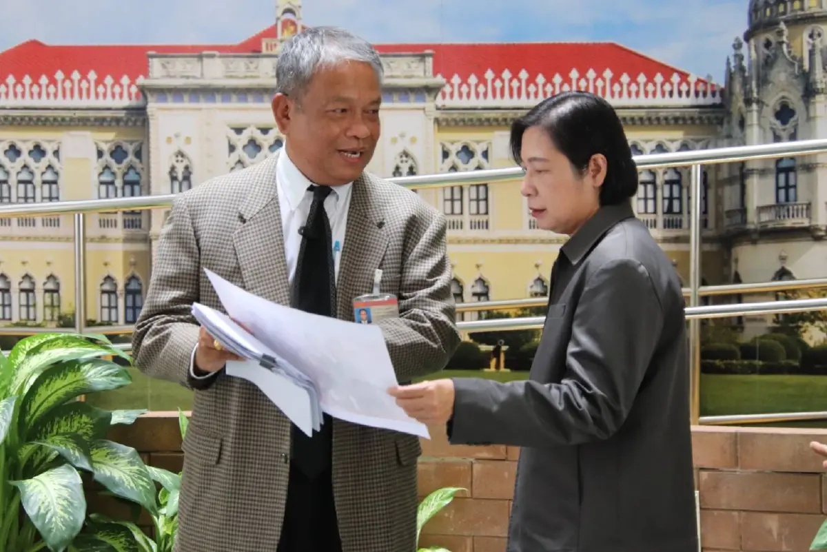 "วัชระ" จี้นายกฯ ขอความคืบหน้าคดีตู้ห่าว หลังเรื่องเงียบกว่า 7 เดือน