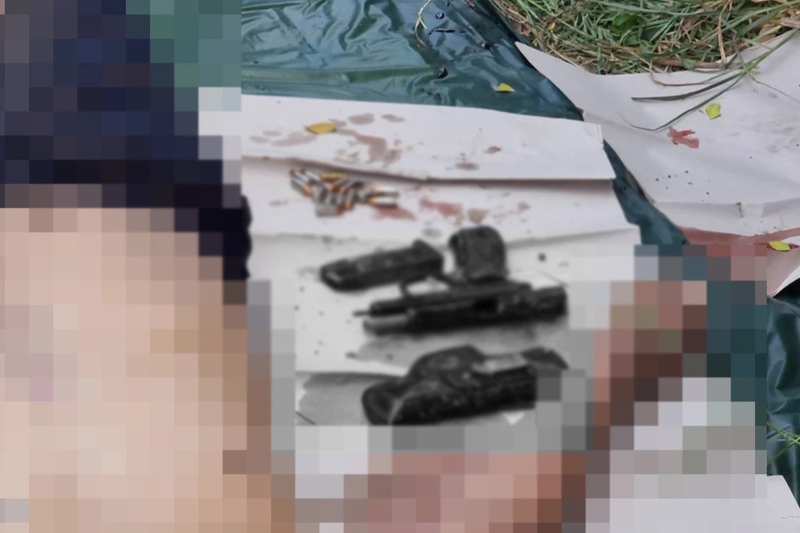 ดักยิงหนุ่มใหญ่พกปืน เกือบ 10 นัด ดับในร่องน้ำกลางทุ่งนา ตร.เร่งหาสาเหตุ