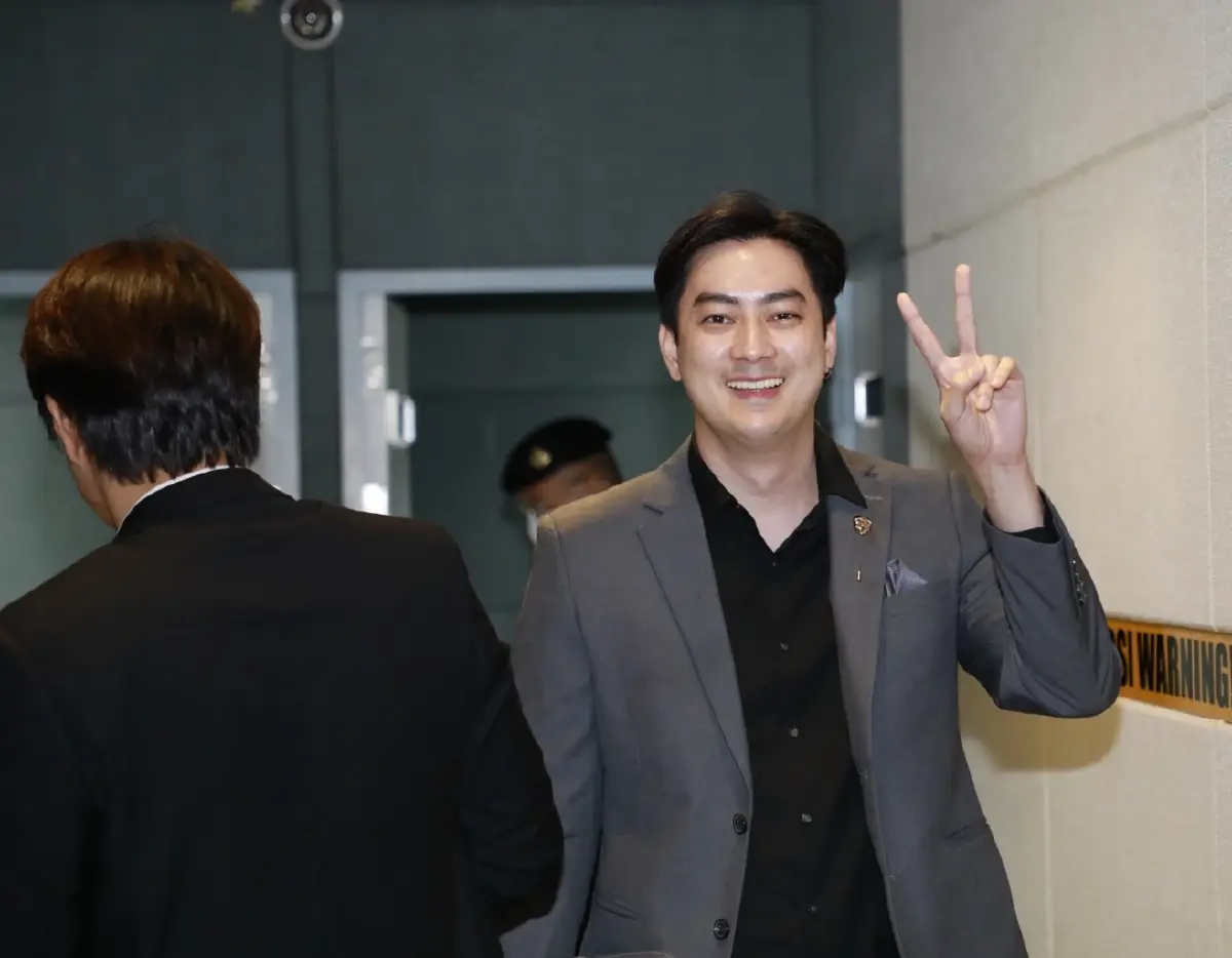 "ฟิล์ม รัฐภูมิ" เข้าพบดีเอสไอ แจงเส้นทางการเงิน Forex-3D โอนเข้าบัญชี 6 ล้าน