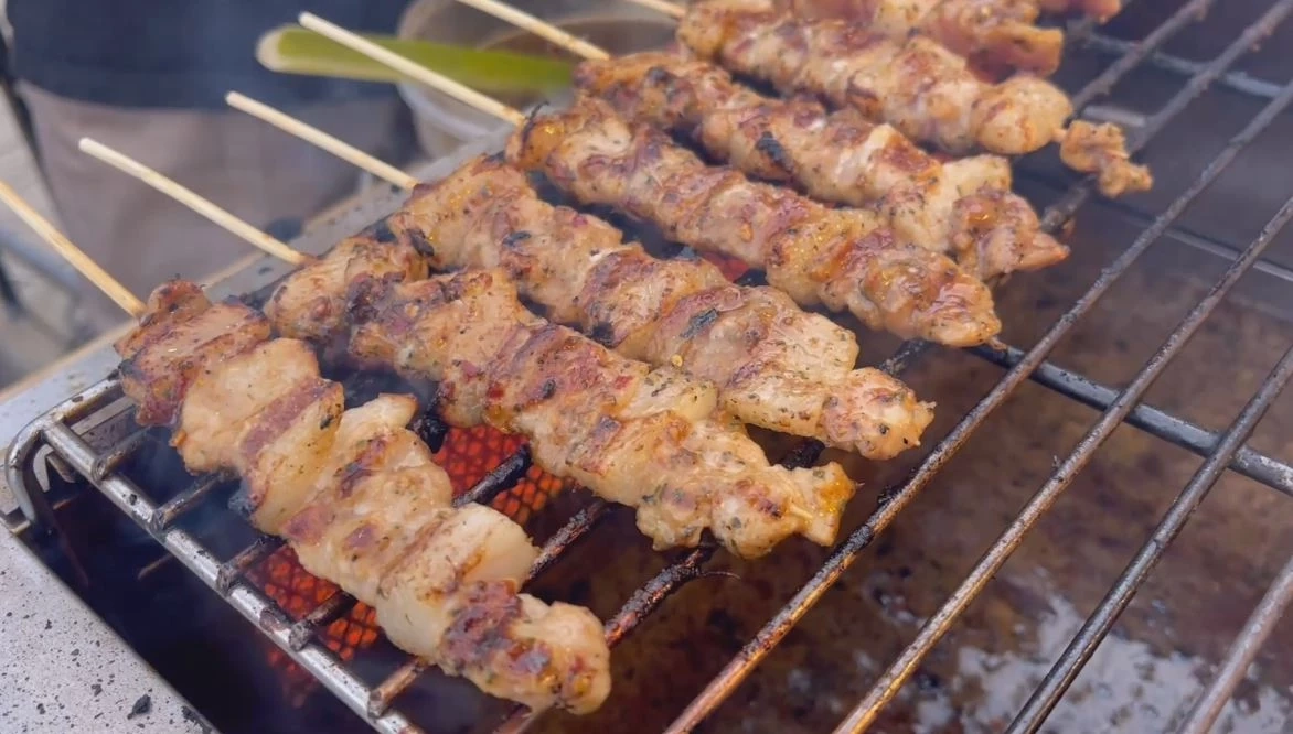 เปิดเมนูแปลก "กะเพราย่าง" อร่อยถูกใจสายแซบ ขายดีแทบย่างไม่ทัน