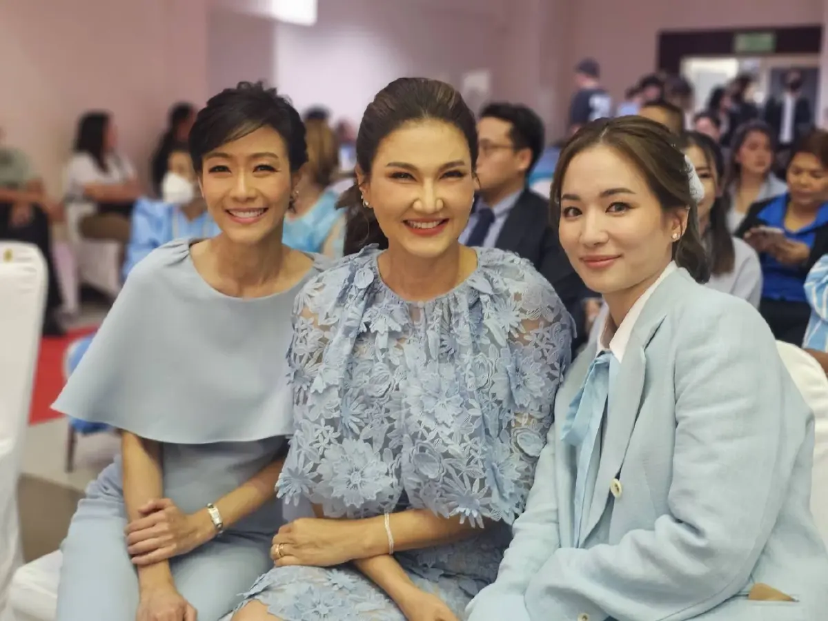 ผู้ประกาศข่าวเนชั่น รับรางวัลเกียรติคุณ สาขาสื่อมวลชนดีเด่นแห่งแผ่นดิน