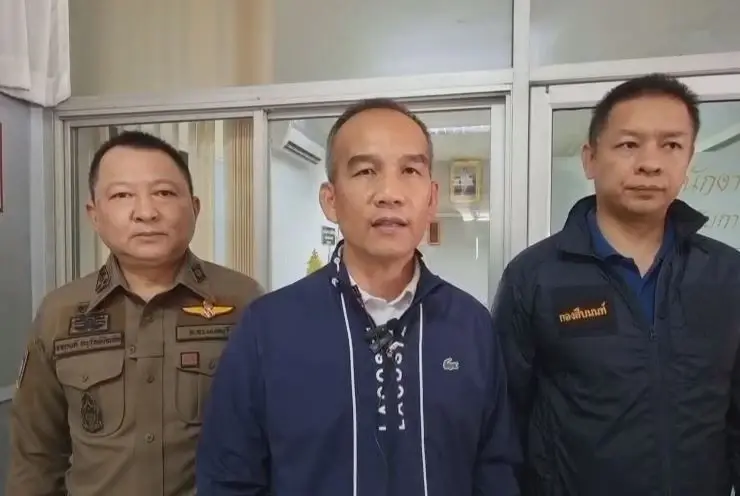 ตร.เมืองนนท์ ประชุมเร่งติดตามกระบะยิง 3 วัยรุ่น ดับ 2 เจ็บ 1