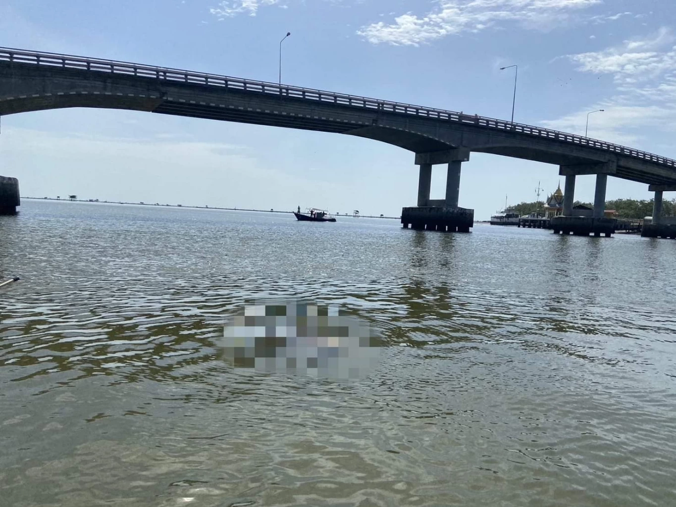 ไร้ปาฏิหาริย์ พบแล้ว 1  ร่าง นทท. เรือล่มจาก "พายุงวงช้าง" ที่บางตะบูน