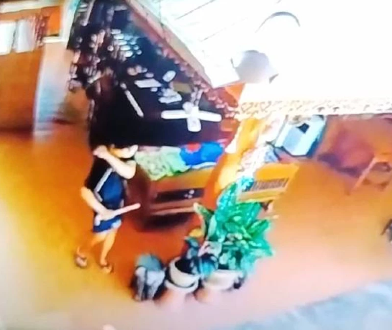 พบหลักฐานสำคัญ มัดตัวคนร้าย บุกเข้าบ้านทุบหัว"ป๋าสาร์จ" เจ้าพ่อเงินกู้ดับ