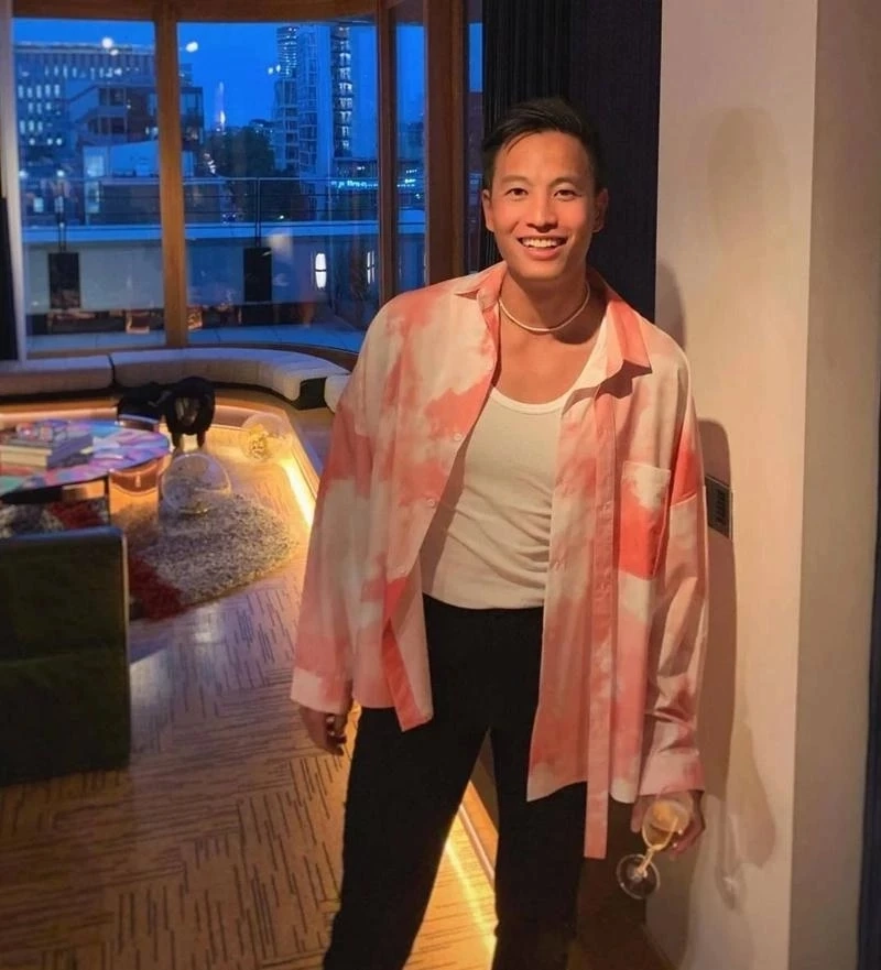 ส่องโปรโฟล์ &quot;น้อบ ณภัทร&quot; ทายาทแสนสิริ ดีกรีลูกชายนายกคนที่ 30 