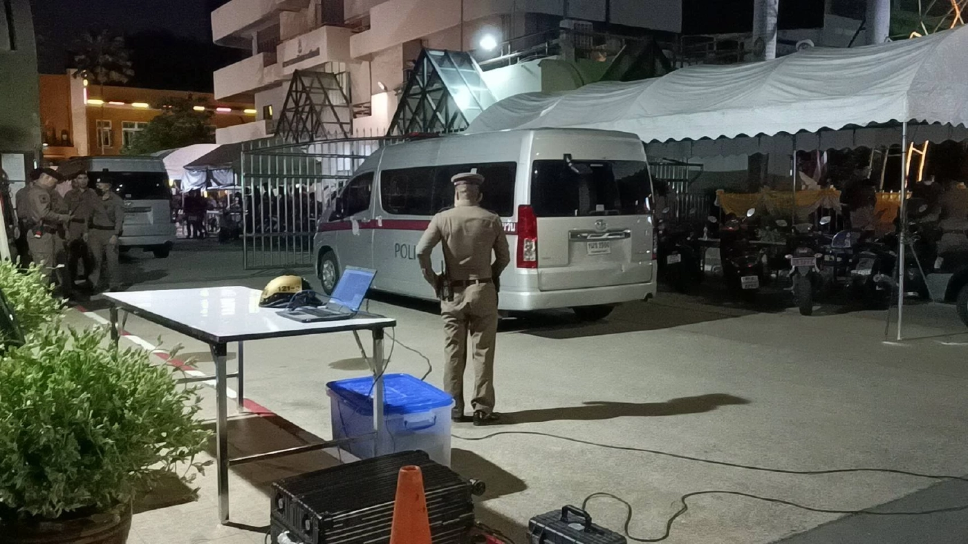 ตำรวจวางกำลังเข้มตลอดคืน เตรียมพร้อมวันสถาปนาเทคโนฯปทุมวัน