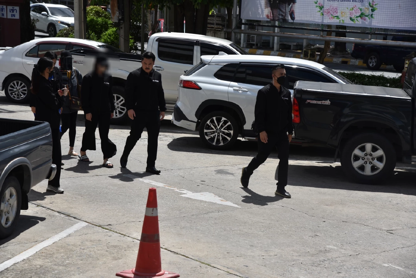 "กัน จอมพลัง" รุดช่วยสาวโดนแฟนเก่าตามราวี บุกห้องกรีดแขน-มีดปักอก