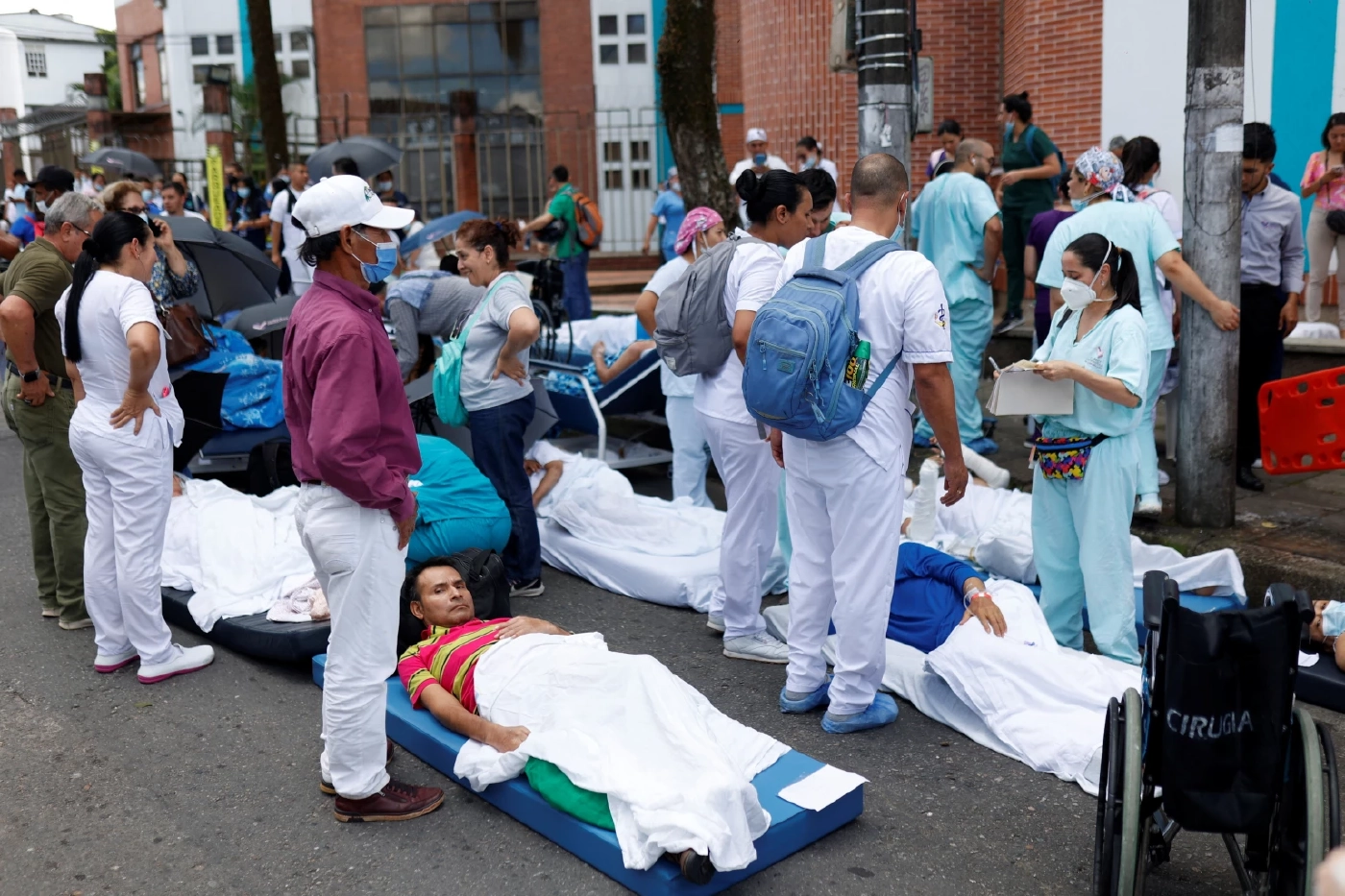 หญิงดิ่งตึกจากชั้น 10 ดับ หนีระทึกแผ่นดินไหวในโคลอมเบีย