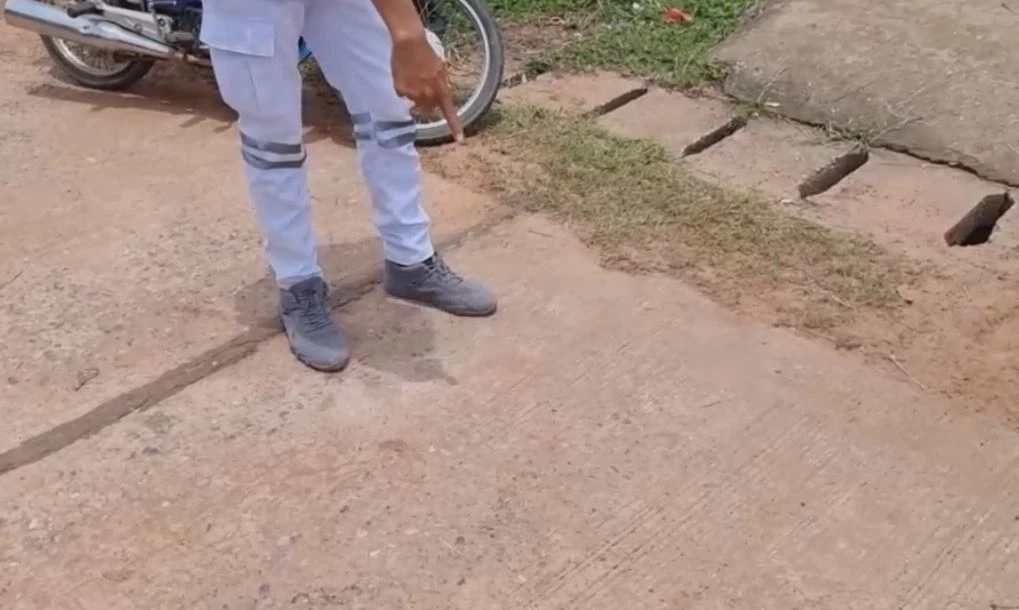 จนท.พาดูจุดที่เกิดเหตุ