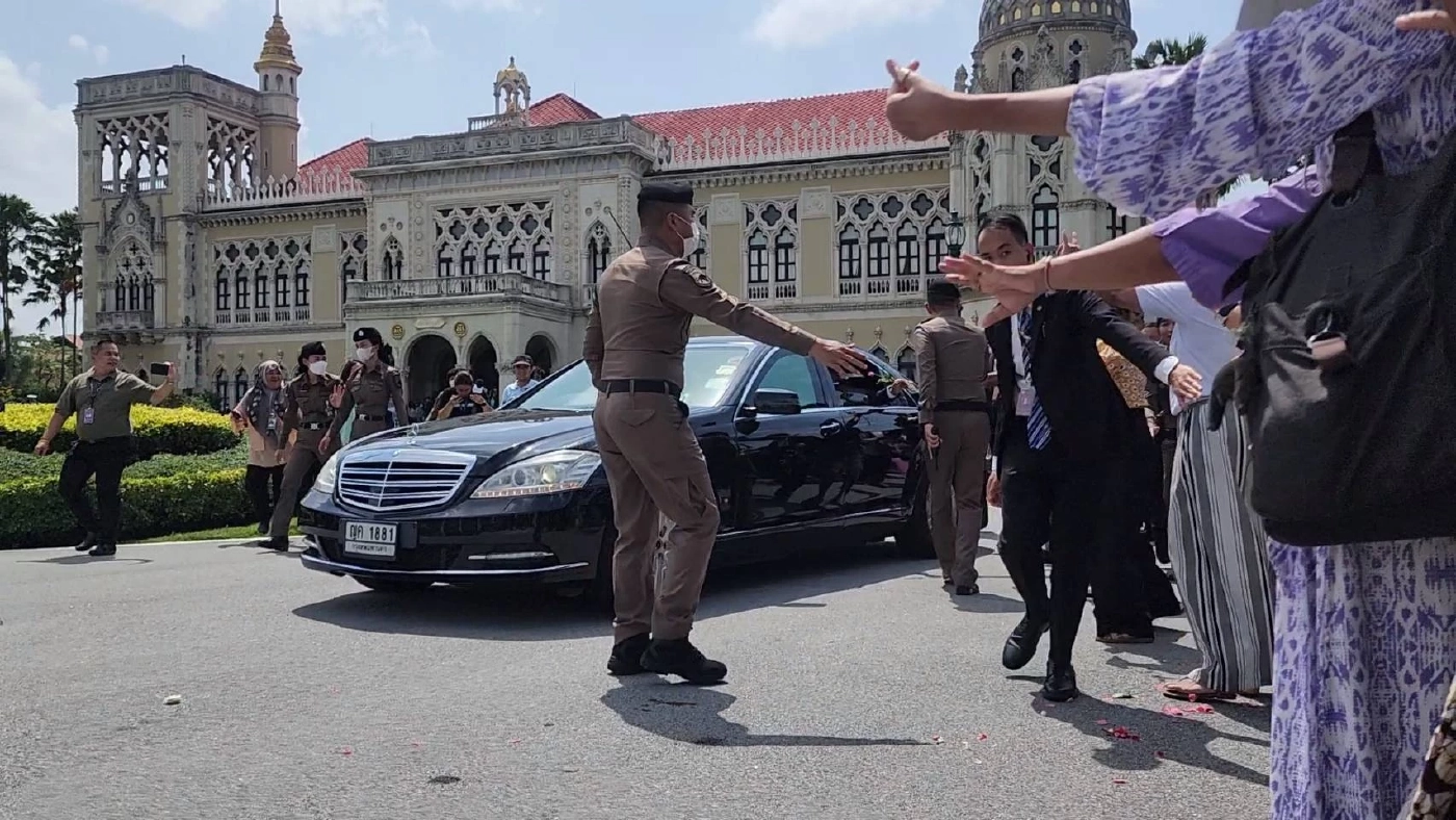 "นายกฯ" อำลาสื่อฯ-ข้าราชการ ระบุ 9 ปีทะเลาะกันบ้างเป็นธรรมชาติ (มีคลิป)