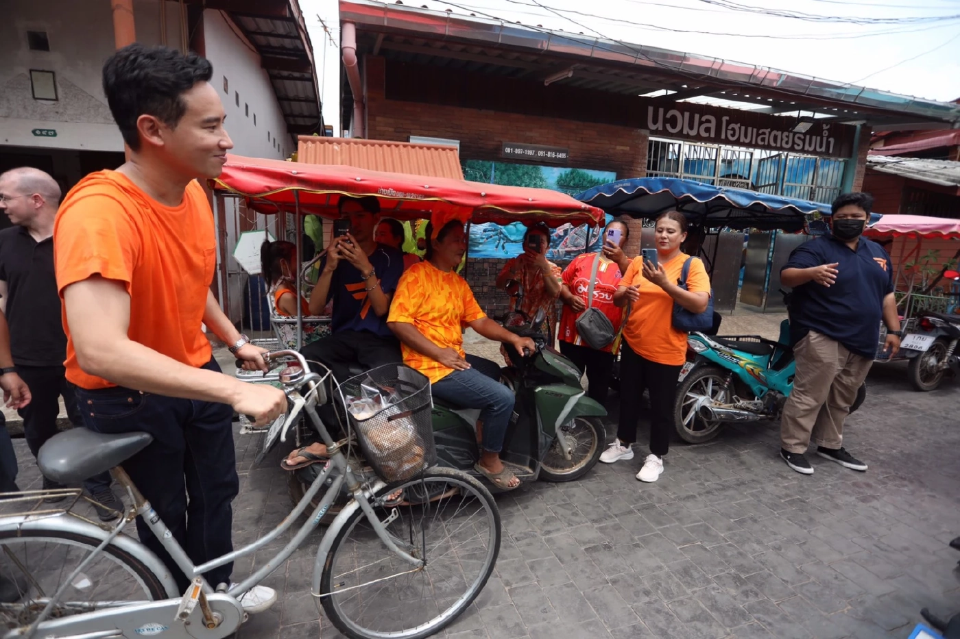 พิธา ปั่นจักรยานอ้อน ชาวระยอง เขต 3 เลือกตั้งซ่อม 10 ก.ย.นี้ เลือก โย พงศธร