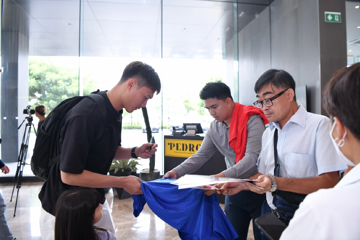 "มาโน่" หวังผลงาน "ช้างศึก" ต้องดีกว่าเดิม-เย็นนี้เผยใครจะมาแทน "เจ"