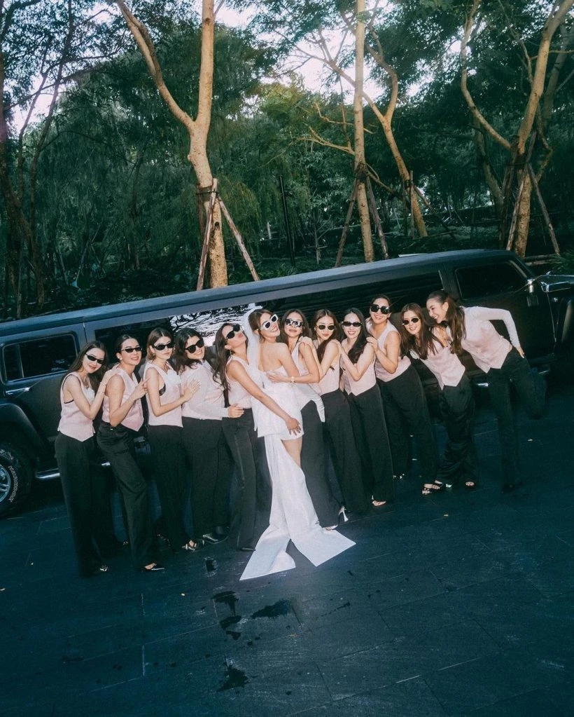 ออร่าเจ้าสาวเวอร์ "คิมเบอร์ลี่" ยกแก๊งเพื่อนจัดเต็มปาร์ตี้สละโสด