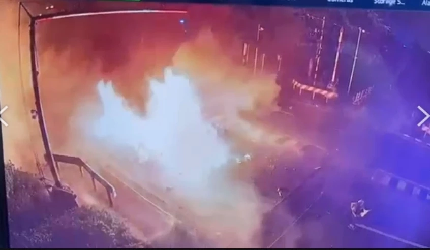 เมื่อวันที่ 5 สิงหาคม เกิดเหตุ"คาร์บอมบ์"  รถเก๋งที่จอดทิ้งกลางสี่แยกอรกานต์ อ.สุไหงโก-ลก