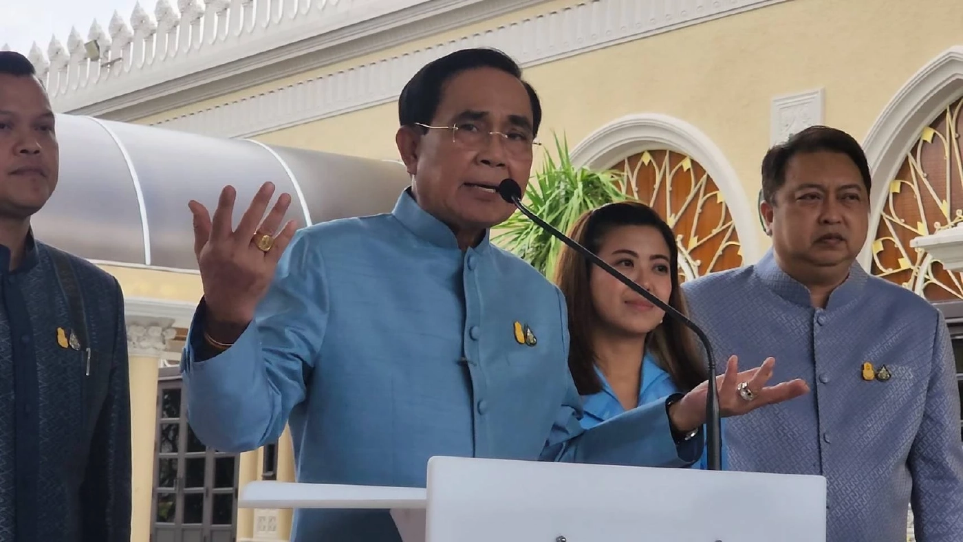 บิ๊กตู่ ปัดไม่เกี่ยว ภูมิใจไทย จับมือ เพื่อไทย ตั้งรัฐบาล ถามรธน.มีปัญหาอะไร