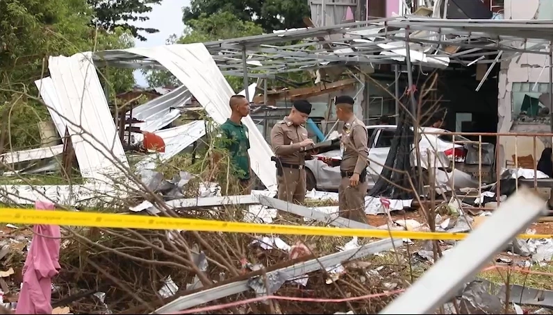 ทหารทัพภาค 4 เร่งซ่อมบ้านมูโน๊ะ เหตุ"โกดังพลุระเบิด" 682 หลัง เสียหาย 50 ล้าน