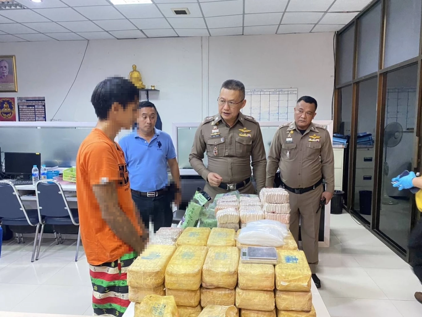 สืบ 3 รวบแก๊งค้ายาเสพติด “ยูซุบ เกาะดอน” เอเย่นต์ใหญ่ ย่านมีนบุรี