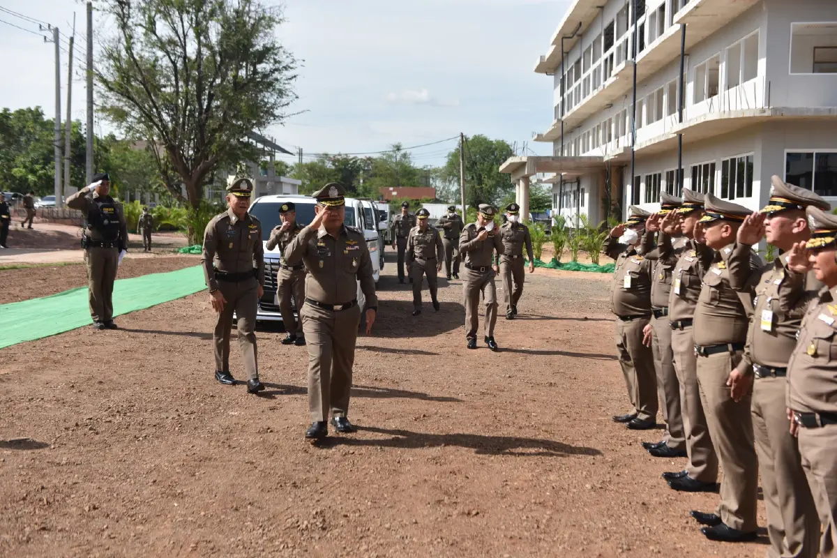 ผบ.ตร.วางศิลาฤกษ์ อนุสาวรีย์ ร.4 - เปิดหอพระ ณ ตำรวจภูธรภาค 3