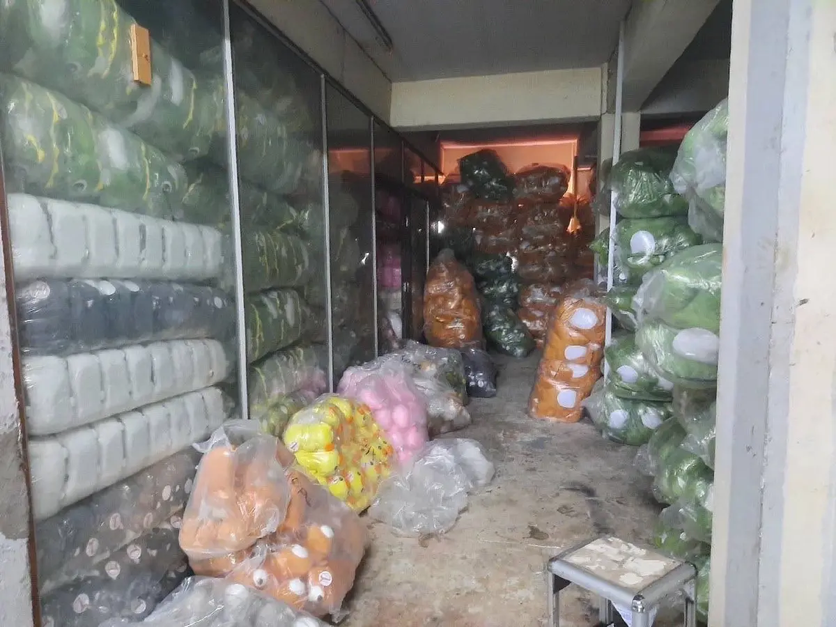 บุกโกดัง ย่านลาดกระบัง ลอบนำเข้าของเล่นเด็กไม่มี มอก.