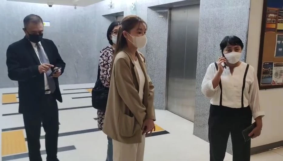 "กระปุก" ดาราสาว เข้าพบดีเอสไอ แจงเส้นทางการเงิน เชื่อมโยงอภิรักษ์ Forex-3D