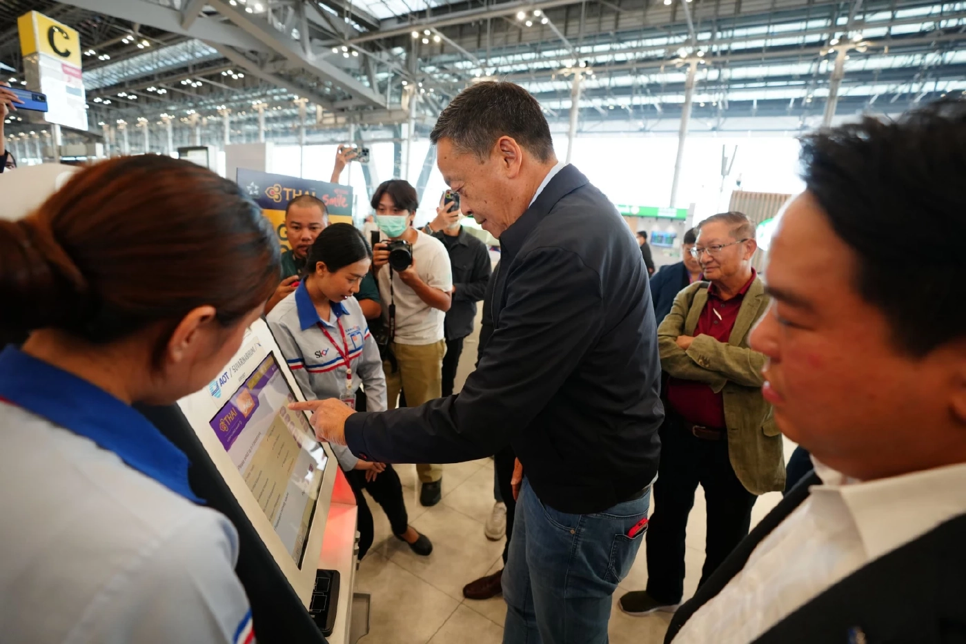 ลุยงานทันที! "เศรษฐา" นำคณะบินภูเก็ต รับฟังปัญหาท่องเที่ยว