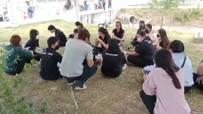 ก.แรงงาน ช่วยด่วน! พนักงาน 300 ชีวิต กอดคอร้องไห้ ถูกโรงงานสั่งปลดฟ้าผ่า