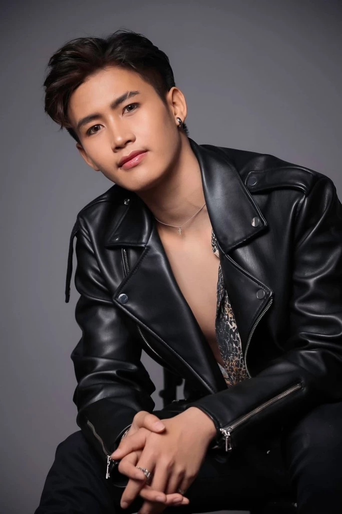 “ต้าวหยอง” จากแดนเซอร์หน้าฮ่านสู่ขวัญใจแม่ยก ได้พวงมาลัยคืนละเป็นล้าน