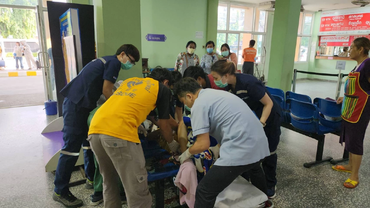 คลอดลูกในสถานีขนส่ง วันแม่แห่งชาติ ปลอดภัยทั้งแม่และลูก แห่ส่องทะเบียนรถ