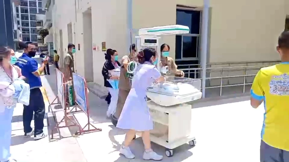 ด่วน! ไฟไหม้ตึก 150 ปี รพ.สมเด็จพระบรมราชเทวี ณ ศรีราชา อพยพผู้ป่วยอลหม่าน