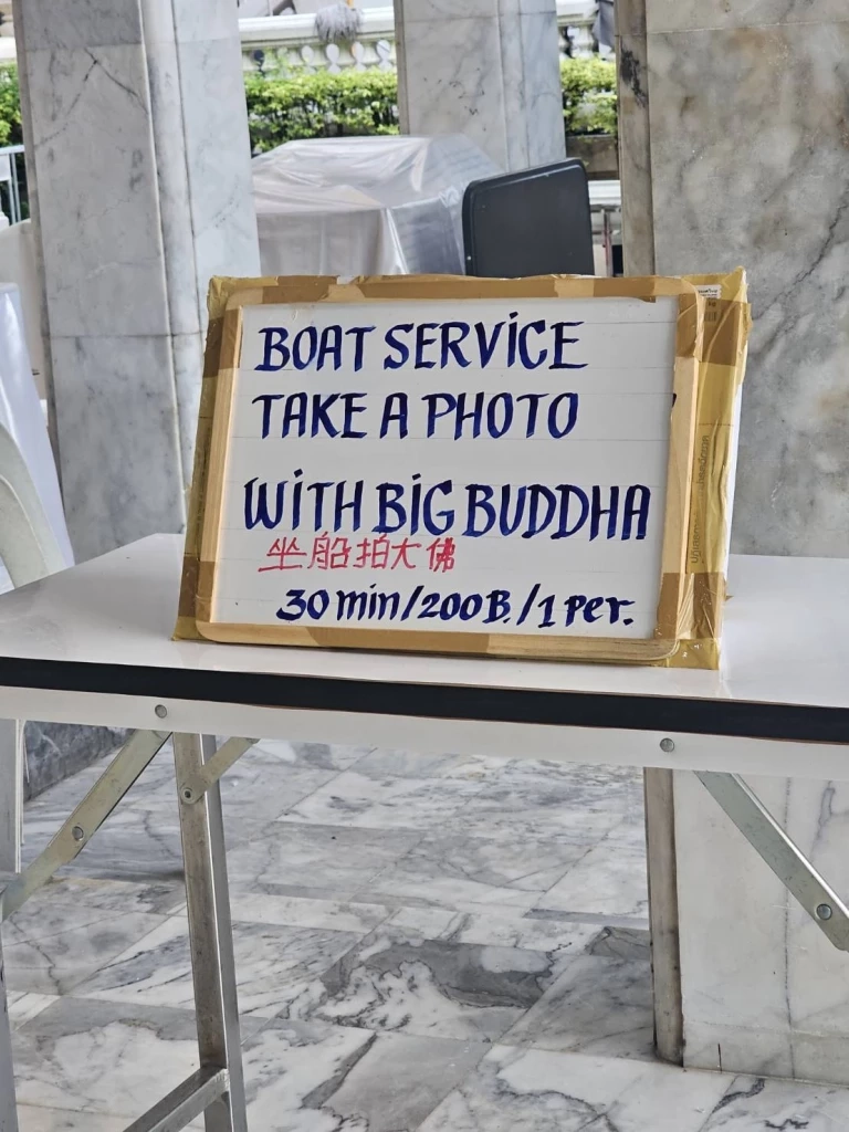 คลิปเดือด! หลวงพี่วัดดัง ด่ากราดไกด์นำเที่ยว-ขว้างขวดน้ำใส่