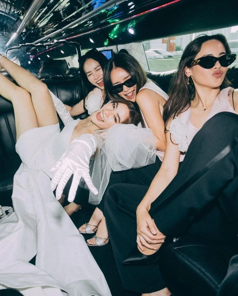 ออร่าเจ้าสาวเวอร์ "คิมเบอร์ลี่" ยกแก๊งเพื่อนจัดเต็มปาร์ตี้สละโสด