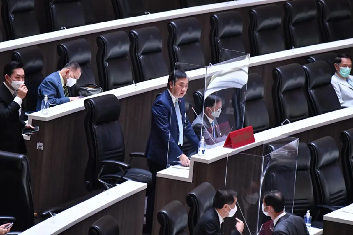 "รังสิมันต์" ซัด "เสรีพิศุทธ์" หยุดอ้างพรรคก้าวไกลเรื่องบุญคุณ