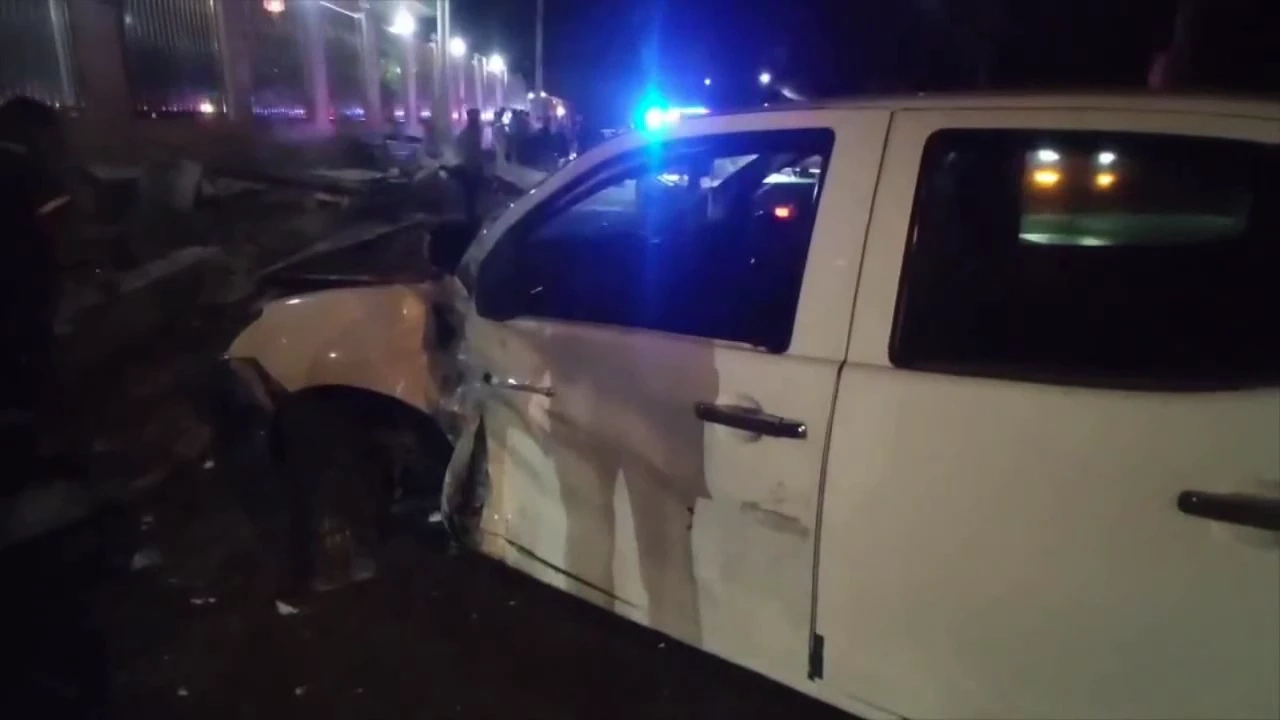 เปิดคลิปหนุ่มซิ่งกระบะ เบรกหมุนข้ามเลน ชนบิ๊กไบค์ดับ อีกคันรอดปาฏิหาริย์