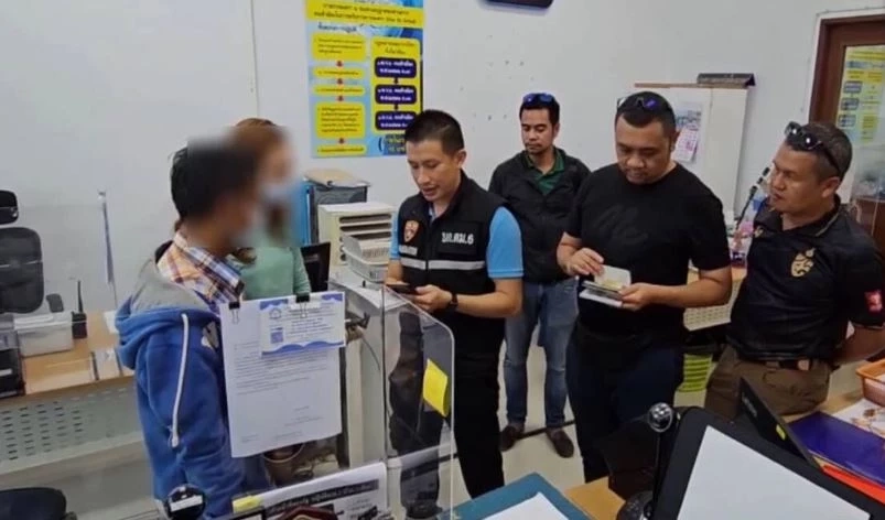 เสี่ยไหว-เจ๊หลิน เจ้าของโกดังพลุมูโนะ (แฟ้มภาพ)