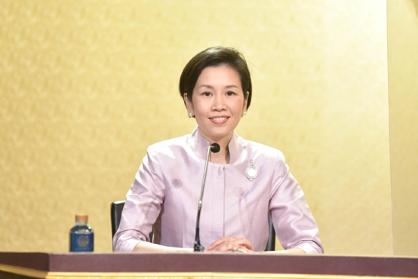 นางสาวรัชดา ธนาดิเรก รองโฆษกประจำสำนักนายกรัฐมนตรี