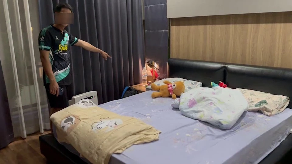 เปิดวงจรปิด พ่อแม่ลูกผวา โจรบุกเข้าห้องนอนประชิดตัว ขโมยทรัพย์สินขณะหลับ