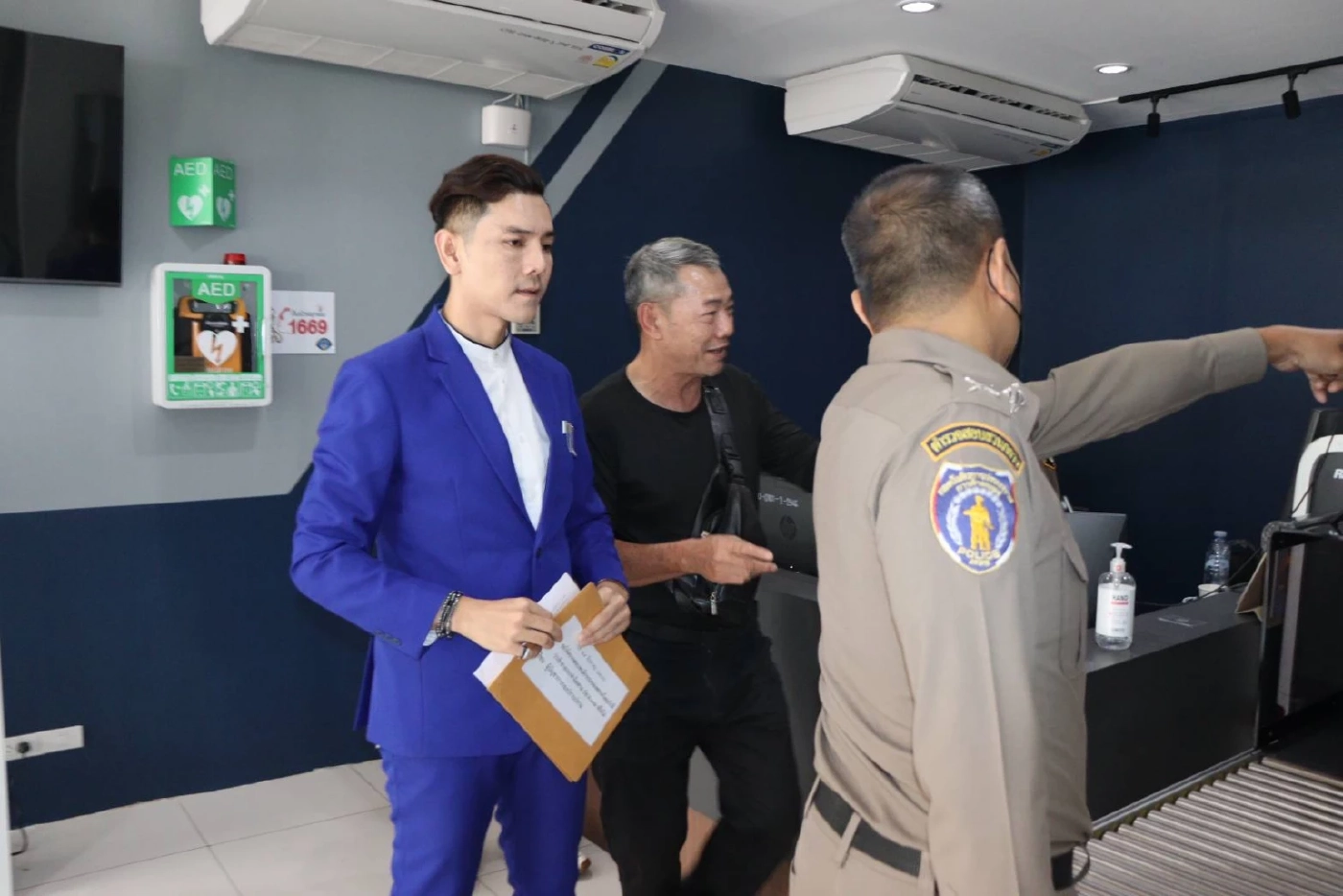 “ทนายอั๋น-ลุงศักดิ์” ยื่นสอบ “หมอวรงค์” พฤติกรรมค้านอภัยโทษส่อผิด ม.112